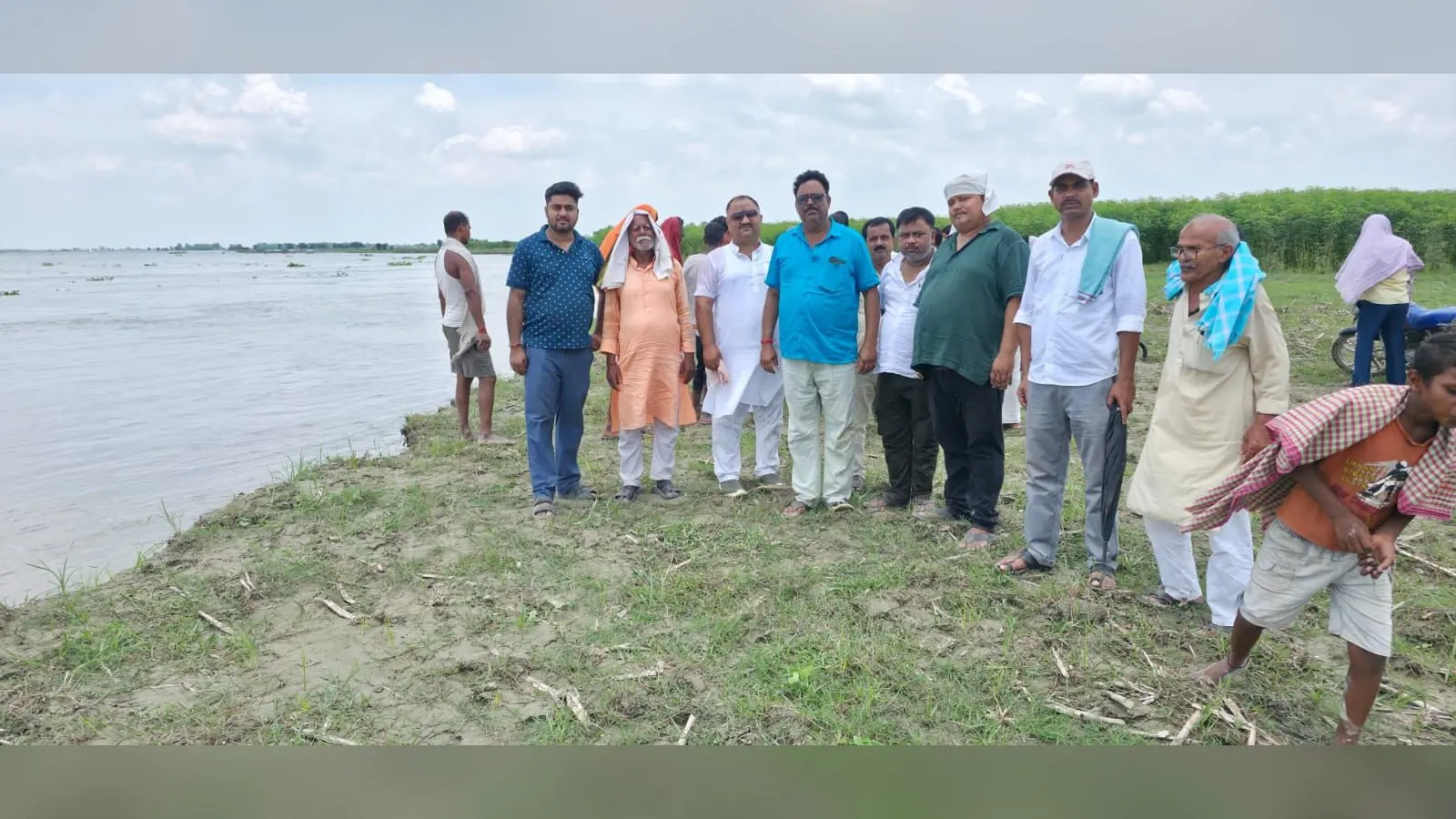 कोसी कटाव का निरीक्षण करते इंडिया गठबंधन के नेता | Prabhat Khabar Network कोसी कटाव का निरीक्षण करते इंडिया गठबंधन के नेता | Prabhat Khabar Network
