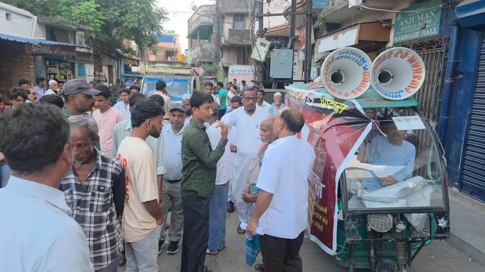 स्ट्रीट कार्नर में वक्तव्य देते वक्ता | Prabhat Khabar Network स्ट्रीट कार्नर में वक्तव्य देते वक्ता | Prabhat Khabar Network