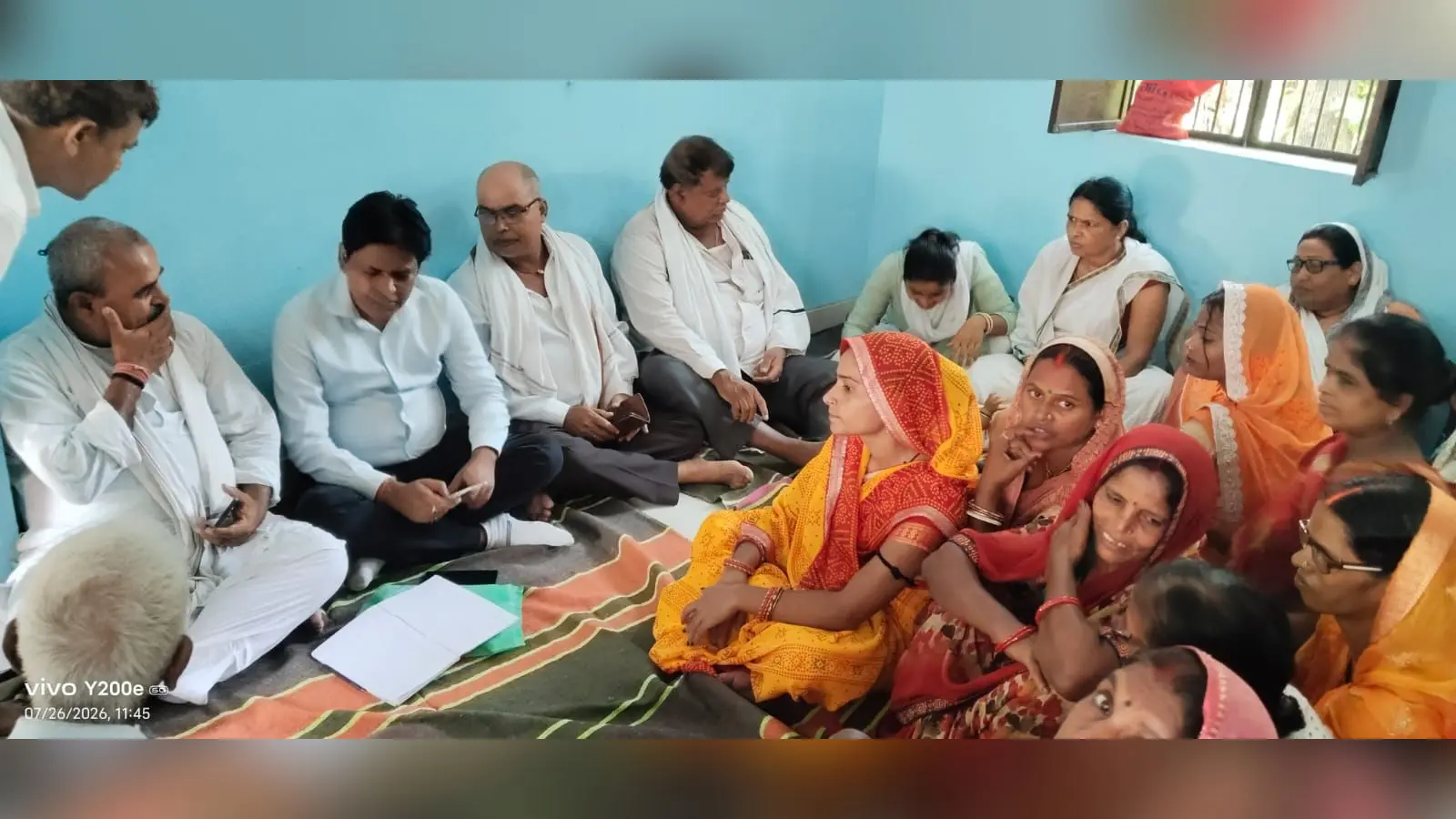 बीडीओ निरक्षण कर जायजा लेते | Prabhat Khabar Network बीडीओ निरक्षण कर जायजा लेते | Prabhat Khabar Network