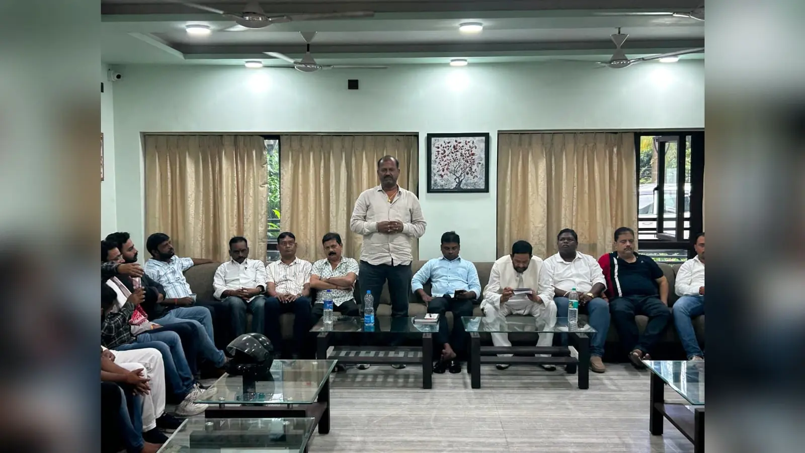 निर्मल गेस्ट हाउस में आजसू पार्टी पूर्वी सिंहभूम जिला समिति की बैठक में माैजूद सदस्य | Prabhat Khabar Network निर्मल गेस्ट हाउस में आजसू पार्टी पूर्वी सिंहभूम जिला समिति की बैठक में माैजूद सदस्य | Prabhat Khabar Network