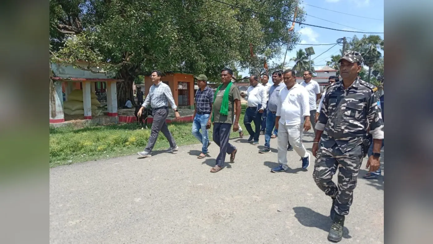 मेला मैदान का निरीक्षण करते डीडीसी. | Prabhat Khabar Network मेला मैदान का निरीक्षण करते डीडीसी. | Prabhat Khabar Network