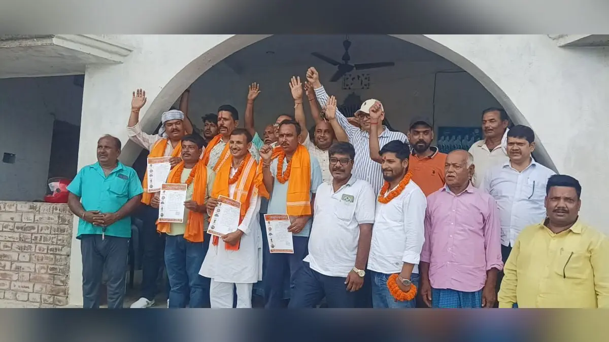 बैठक में संगठन के मजबुती एवं को लेकर एकजुटता दिखाते करणी सेना | Prabhat Khabar Network बैठक में संगठन के मजबुती एवं को लेकर एकजुटता दिखाते करणी सेना | Prabhat Khabar Network