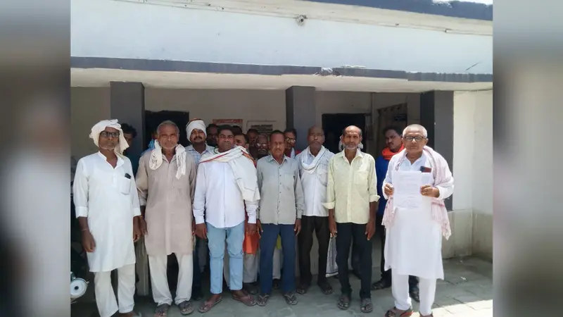 सीवान में जलजमाव से सैकड़ों एकड़ धान की फसल खतरे में, किसानों में बढ़ा तनाव