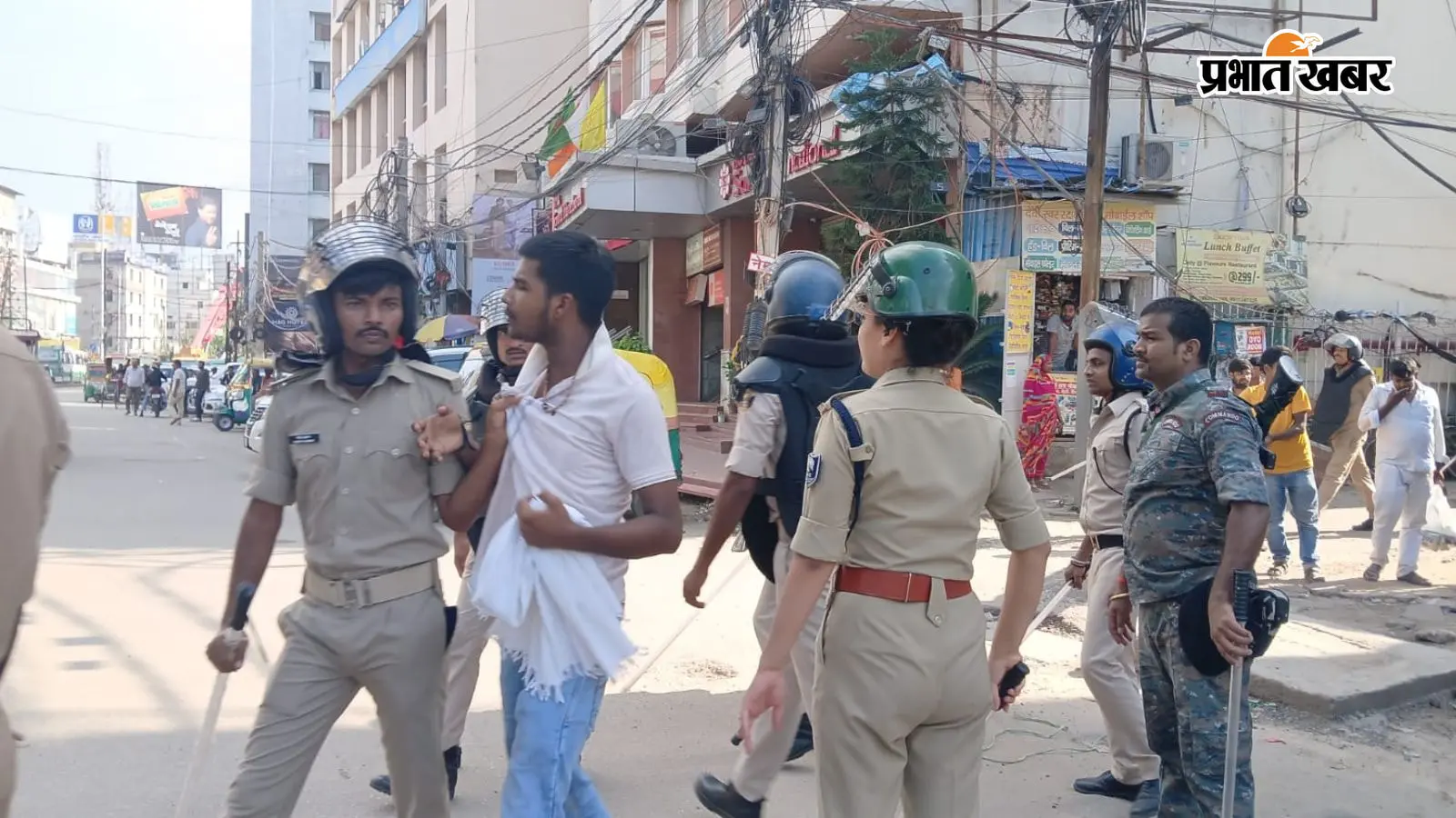 पटना में प्रदर्शन की तस्वीर पटना में प्रदर्शन की तस्वीर