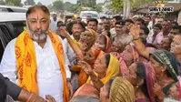 जब परिवहन मंत्री मुर्दाबाद के नारों से गूंज उठा बलिया, कटान क्षेत्र का दौरा करने पहुंचे दयाशंकर सिंह का ग्रामीणों ने किया विरोध