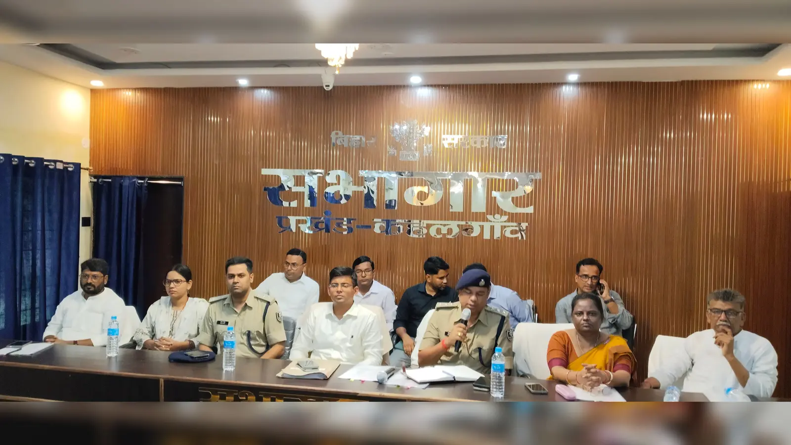 चेहल्लुम पर डीजे पूरी तरह प्रतिबंधित, लाइसेंस लेकर ही निकलेंगे अखाड़े | Prabhat Khabar Network चेहल्लुम पर डीजे पूरी तरह प्रतिबंधित, लाइसेंस लेकर ही निकलेंगे अखाड़े | Prabhat Khabar Network