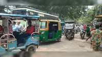 छपरा में फिर बढ़ी भीड़, शहर की सड़कों पर दिनभर जाम से जूझे लोग