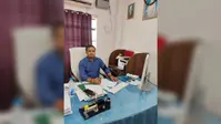 बीडीओ से मारपीट पर आक्रोश, विरोध में काली पट्टी बांधकर किया काम