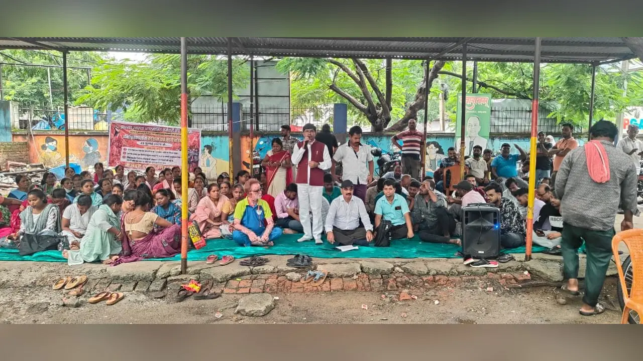 संबोधित करते कांग्रेस जिलाध्यक्ष. | Prabhat Khabar Network संबोधित करते कांग्रेस जिलाध्यक्ष. | Prabhat Khabar Network