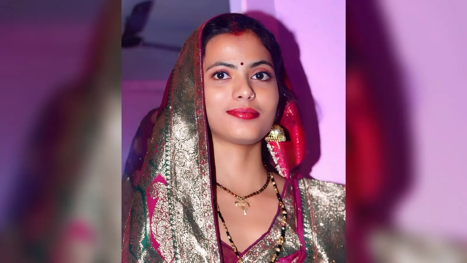 मृतक नव विवाहिता का फाइल फोटो,व परिजन ग्रामीण व जांच करते पुलिस प्रशासन | Prabhat Khabar Network मृतक नव विवाहिता का फाइल फोटो,व परिजन ग्रामीण व जांच करते पुलिस प्रशासन | Prabhat Khabar Network