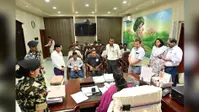 सबका सम्मान-जीवन आसान' जनता दरबार में 222 आवेदनों की सुनवाई, डीएम ने सात दिन में कार्रवाई के दिए निर्देश