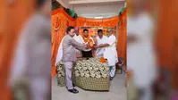 बक्सर: डुमरांव के निवर्तमान SDM राकेश कुमार को भावभीनी विदाई, रेलयात्री कल्याण समिति ने किया सम्मानित