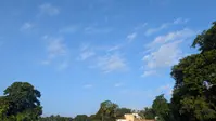 बादलों के बीच बदला मौसम का मिजाज, 40°C जैसी उमस से लोग बेहाल