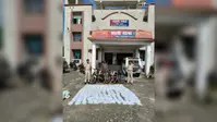 नवादा में 430 लीटर महुआ शराब के साथ दो तस्कर गिरफ्तार, चोरी की तीन बाइक भी जब्त