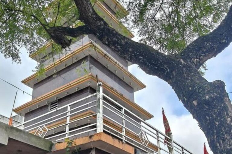 पूर्णिया में 100 साल से श्रद्धा का केंद्र है जलेश्वरनाथ महादेव मंदिर, सावन में उमड़ती है भक्तों की भीड़