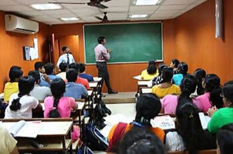 बंगाल में इन स्कूलों के शिक्षकों के लिए गुड न्यूज, मिलेगा सरकारी कर्मचारी का दर्जा