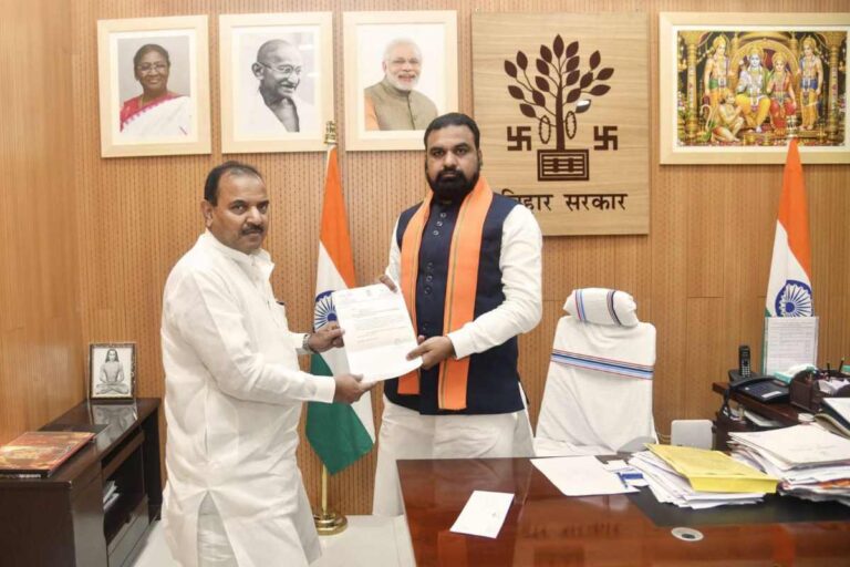 Afaque Haider MLC: वित्तरहित शिक्षकों को अनुदान और सातवें वेतनमान के लिए मुख्यमंत्री से मिले आफाक हैदर