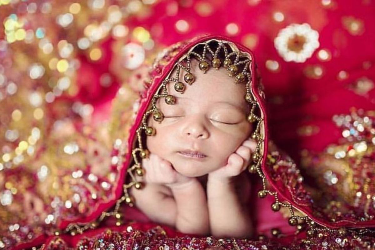 बेटी को दें ऐसा नाम जो सुनते ही हर कोई बोले- वाह, कितना प्यारा नाम है 8 Baby Girl Names 7