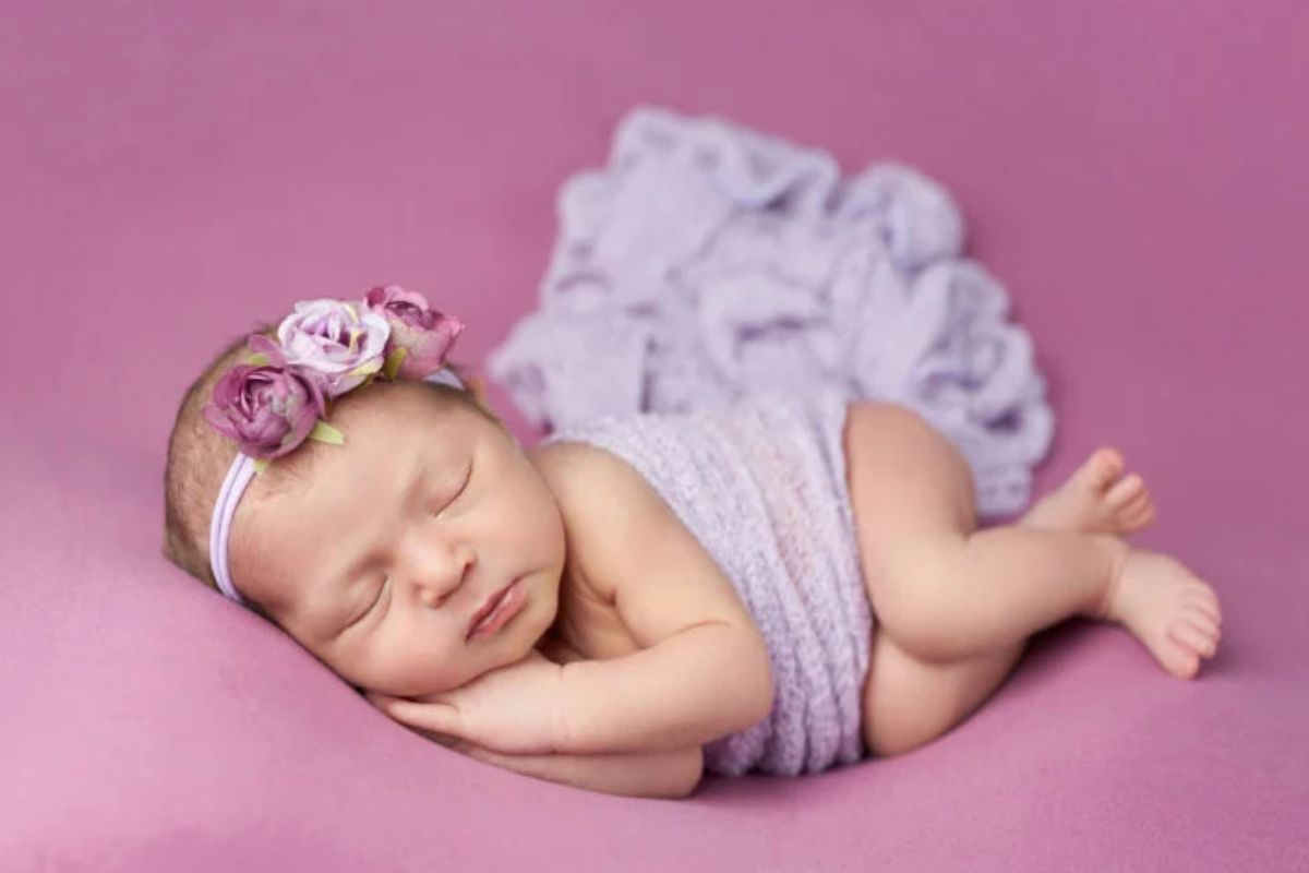 बेटी को दें ऐसा नाम जो सुनते ही हर कोई बोले- वाह, कितना प्यारा नाम है 4 Baby Girl Names 9