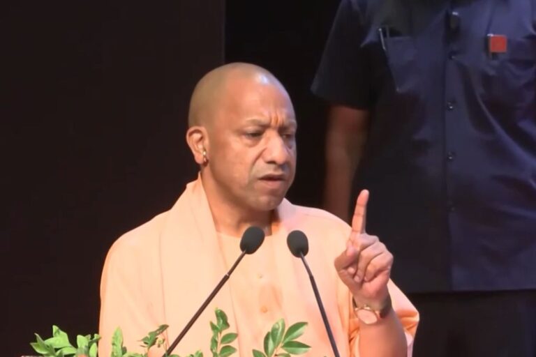वाराणसी से CM योगी करेंगे शिक्षक कैशलेस चिकित्सा योजना की शुरुआत, देशभर में मिलेगा इलाज का लाभ