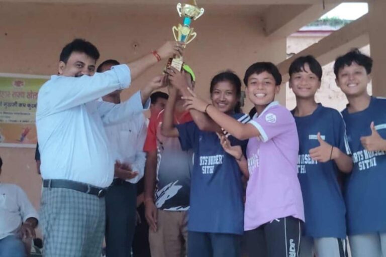 Champaran Football Win: हैट्रिक चैंपियन बनीं बखरी की बेटियां, लगातार तीसरी बार जीता सुब्रतो मुखर्जी कप का जिला खिताब