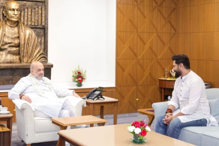 चिराग ने अमित शाह को दी भरत तिवारी एनकाउंटर मामले की जानकारी, मुलाकात की तस्वीरें शेयर की