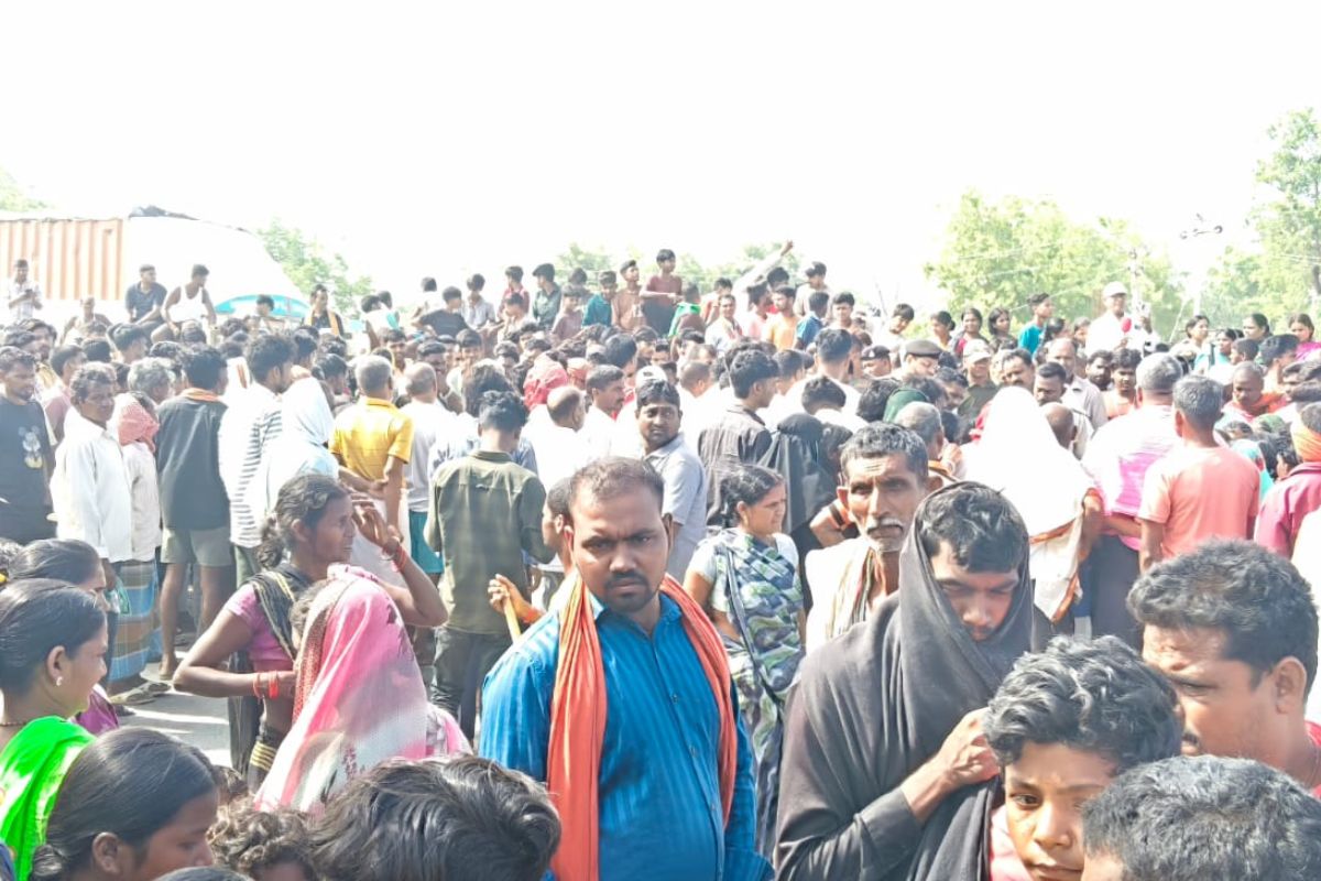 गया जी में वाहन की चपेट में आने से युवक की मौत, गुस्साए लोगों ने जीटी रोड किया जाम 3 Gaya Ji Road Accident 1