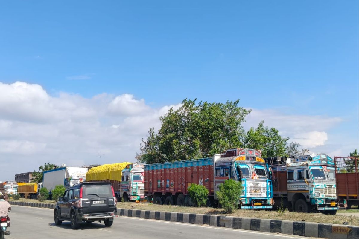 गया जी में वाहन की चपेट में आने से युवक की मौत, गुस्साए लोगों ने जीटी रोड किया जाम 1 Gaya Ji Road Accident