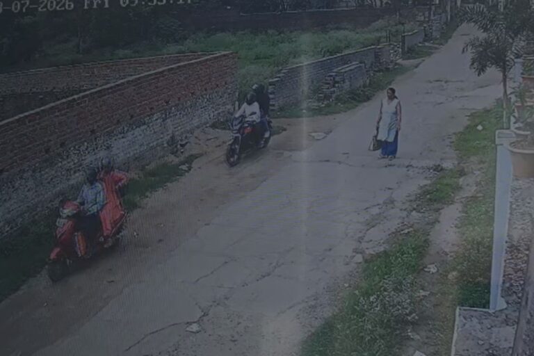 रांची में दिनदहाड़े चेन स्नैचिंग, बरियातू थाना के पीछे महिला से सोने की चेन छीनी 