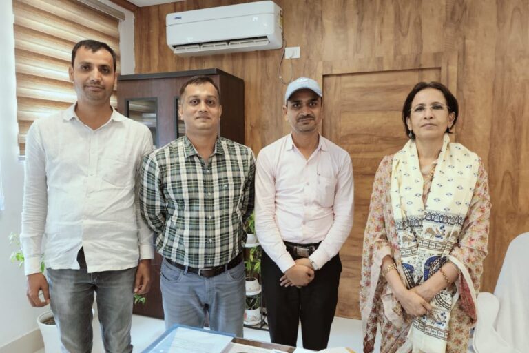 डुमरी हॉल्ट को स्टेशन बनाने और ट्रेनों के ठहराव की मांग, रेलवे अधिकारियों ने दिया आश्वासन
