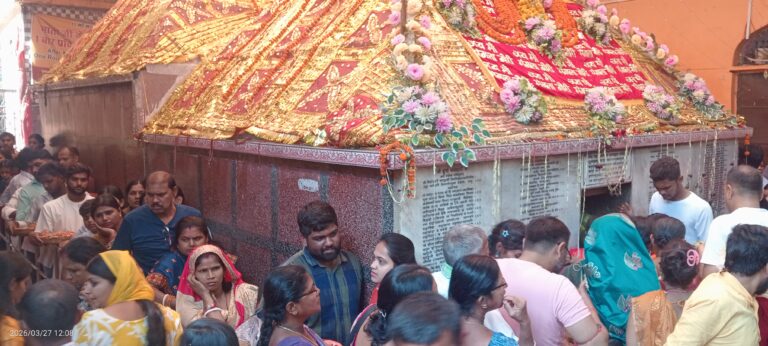 आज का दर्शन : विष्णुपद से लेकर मंगला गौरी तक, यहां चेक करें आरती का समय