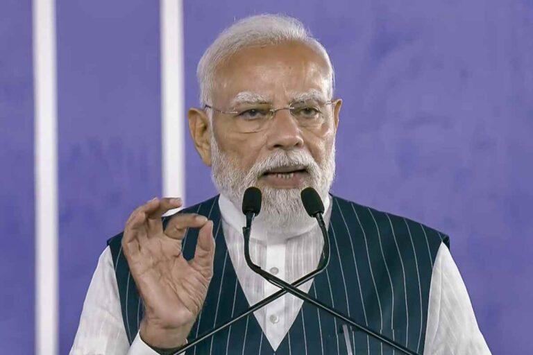 Video : जब पीएम मोदी बोले-‘सुन रहे हो न, विनोद’, लोगों ने लगाये ठहाके