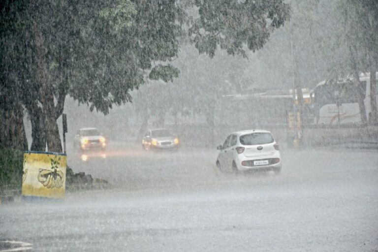 पटना में होगी झमाझम बारिश और आंधी-तूफान, IMD ने इन जिलों के लिए जारी किया ऑरेंज अलर्ट