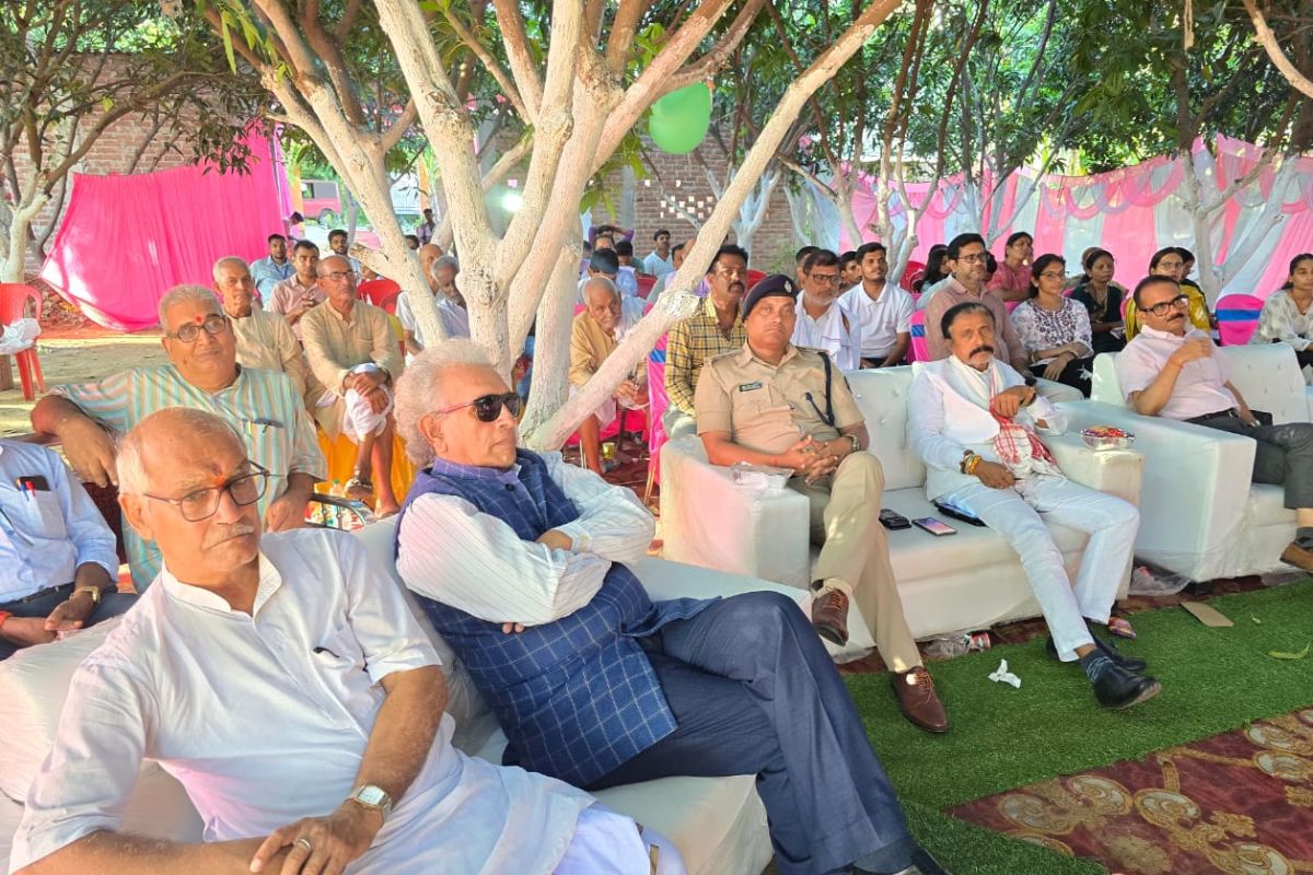 शेखपुरा में बोले Asp डॉ. राकेश कुमार, मौलिक अधिकारों के साथ कर्तव्यों का पालन जरूरी, तभी मजबूत होगा लोकतंत्र 1 Sheikhpura News 2