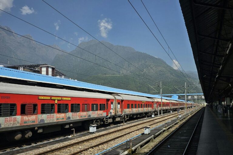 चांडिल में 6 से 12 जुलाई तक रोलिंग ब्लॉक के कारण ये ट्रेनें रद्द, यात्रा से पहले यहां देखें अपडेट 