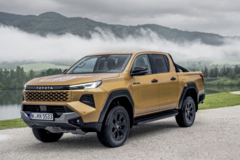और दमदार होकर आ रही Toyota Hilux, ADAS और 360-डिग्री कैमरा के साथ पहले से ज्यादा हाईटेक होगा केबिन