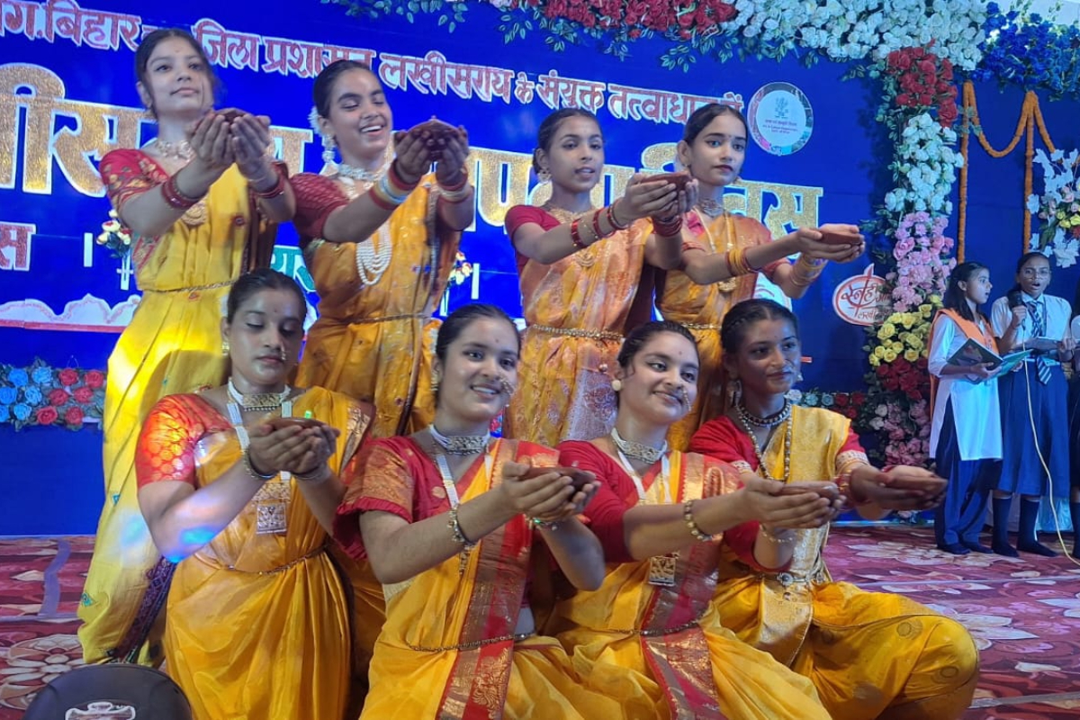 सांस्कृतिक कार्यक्रमों से सजी शाम, स्कूली बच्चों की शानदार प्रस्तुतियों ने मोह मन 2 Untitled Project 44