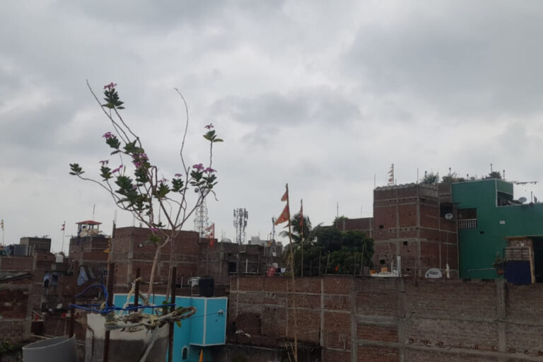 लखीसराय में बदला मौसम का मिजाज, सुबह से छाए बादल,भारी बारिश और वज्रपात की संभावना