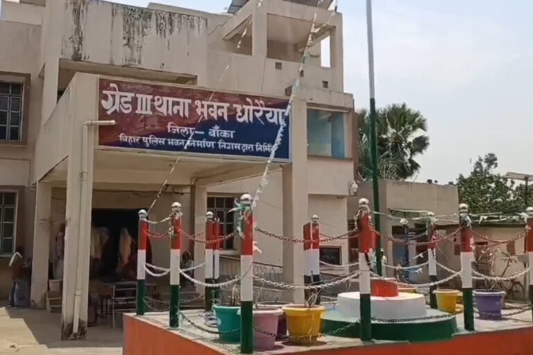 अवैध बालू खनन रोकने पहुंची धोरैया पुलिस पर हमला, एसआई समेत कई पुलिसकर्मी घायल,नौ नामजद