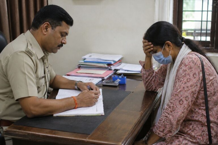 नौकरी लगाने के नाम पर कैंसर पीड़िता से की 5.60 लाख की ठगी