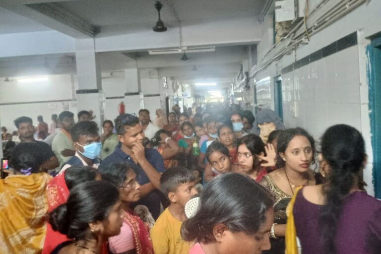 मायागंज अस्पताल में डेढ़ घंटे तक सर्वर रहा डाउन, पंजीकरण न होने से मरीज हाेते रहे परेशान