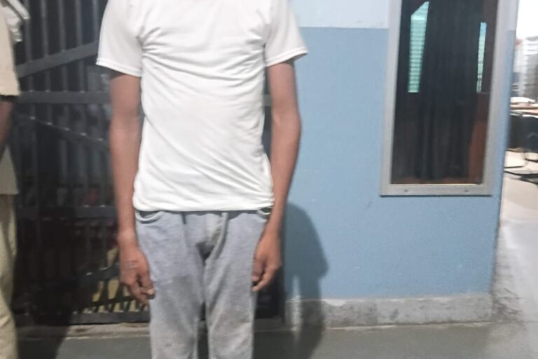 सूर्यगढ़ा पुलिस ने 54 लीटर देशी शराब के साथ बाइक सवार तस्कर को दबोचा, बाइक भी जब्त