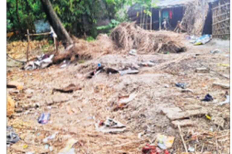 बेगूसराय सामूहिक दुष्कर्म मामला, फरार आरोपी के फूसनुमा घर की हुई कुर्की-जब्ती