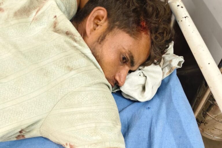 कोढ़ा में घर में घुसकर मारपीट व गला दबाने का आरोप: तीन लोगों के खिलाफ थाने में आवेदन