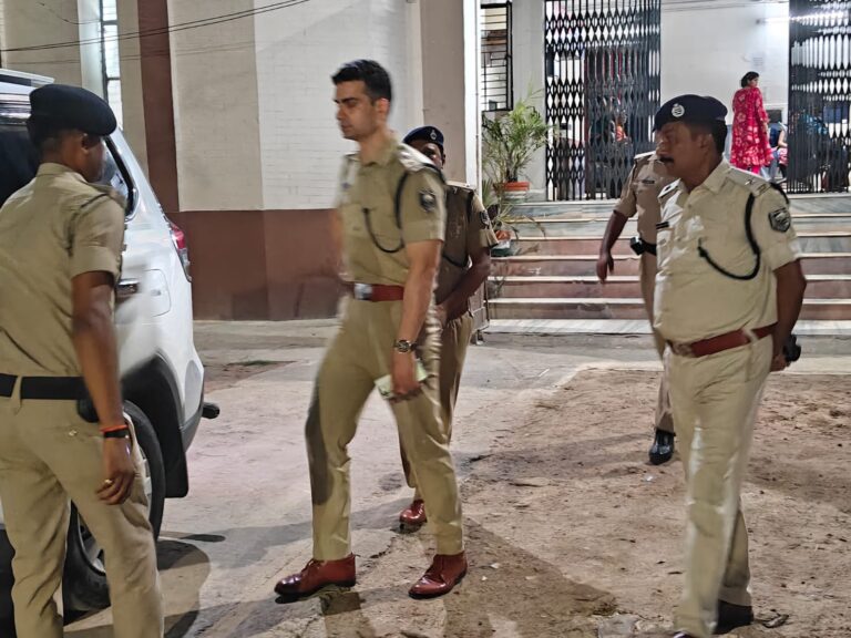 रात्रि में एसपी का गोगरी थाना पर औचक निरीक्षण, त्वरित सुनवाई और अपराध नियंत्रण के दिये निर्देश
