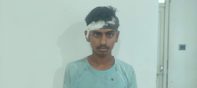 गोगरी में छात्रों के दो गुटों के बीच मारपीट, कई घायल : स्कूल के बाहर मची अफरा-तफरी