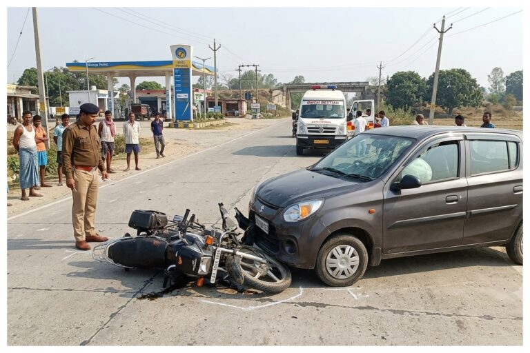 बेल कराने जा रहे बहनोई की सड़क हादसे में  मौत, कार से आमने-सामने की टक्कर में साला घायल