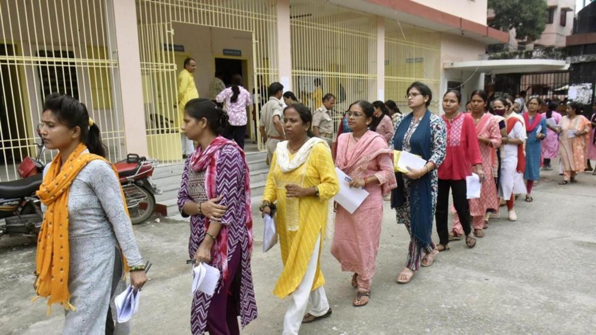 गोपालगंज के 17 केंद्रों पर 9,028 अभ्यर्थी देंगे 72वीं संयुक्त प्रारंभिक परीक्षा, जानें प्रशासन की पूरी तैयारी 2 Image 113
