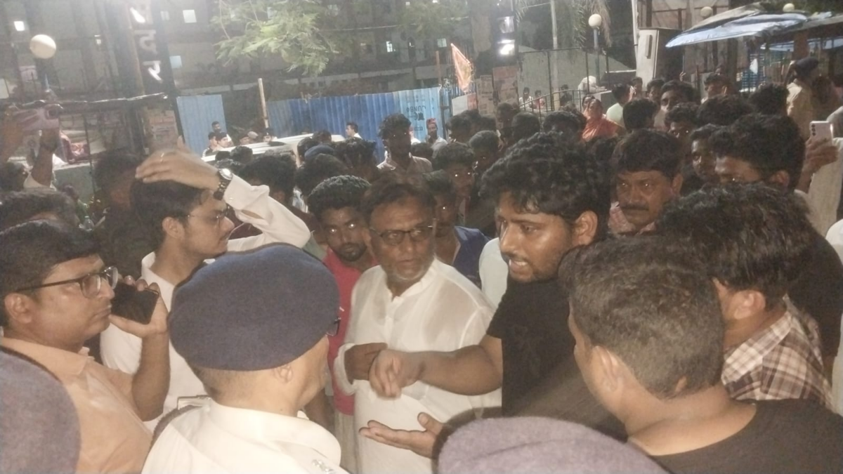सीवान सदर अस्पताल की सुरक्षा बढ़ी, डॉक्टर-नर्स से मारपीट-तोड़फोड़ के बाद हुआ था हंगामा 1 Image 141
