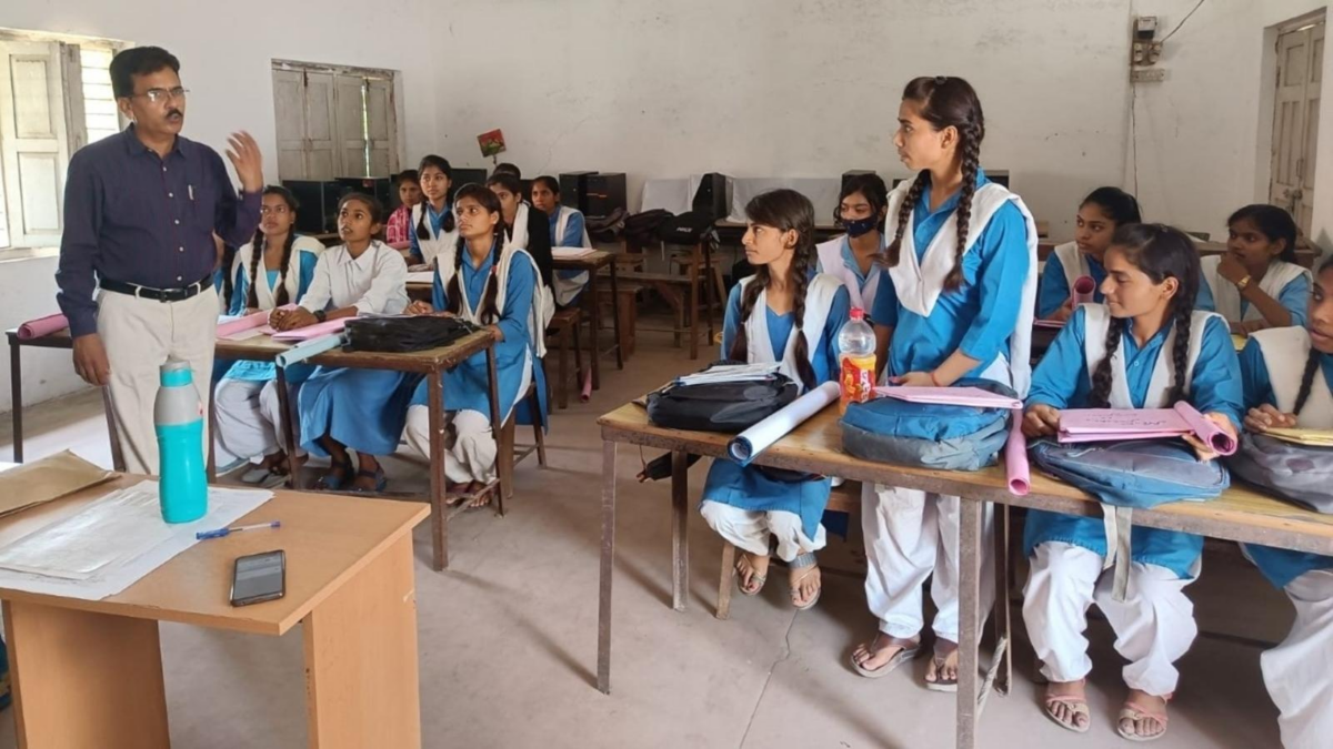 सीवान में सक्षमता परीक्षा पास शिक्षकों को 15 से 18 जुलाई तक मिलेगा नियुक्ति पत्र, 20 जुलाई से विद्यालयों में देंगे योगदान 3 Image 292